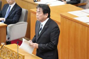 総務委員長報告（山田平四郎委員長）