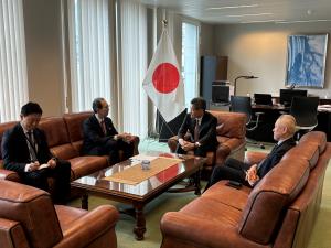 欧州連合日本政府代表部特命全権大使表敬訪問写真１