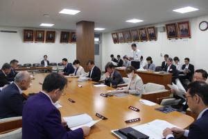 議会運営委員会の写真