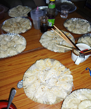 たくさんの焼きモモ、蒸モモが完成