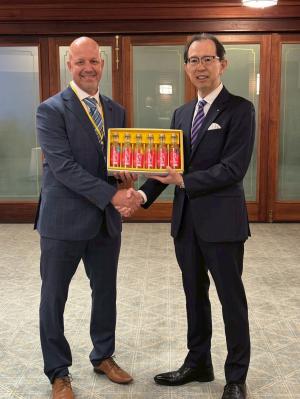 知事