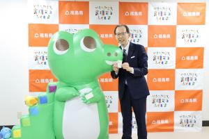金融庁公式キャラクター「ワニー参事官」表敬訪問写真２