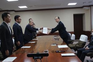 地球温暖化・災害に強い県づくり対策委員会の知事申入れの写真