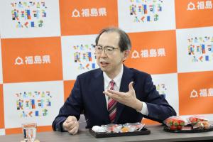 ＪＡふくしま未来及びＪＡ東西しらかわによるいちごの贈呈並びにＪＡふくしま未来によるあんぽ柿の贈呈写真４