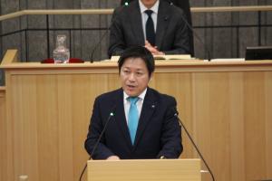 一般質問（鳥居作弥議員）の写真