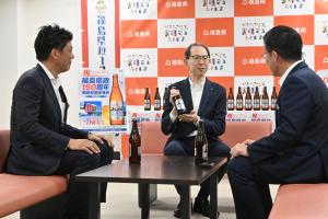 アサヒビール（株）による「アサヒスーパードライ　福島県政150周年記念ラベル」の発売に係る表敬訪問写真1