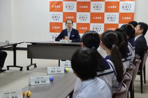 「未来へつなげる もとみや英国訪問団2026」の知事表敬訪問写真1
